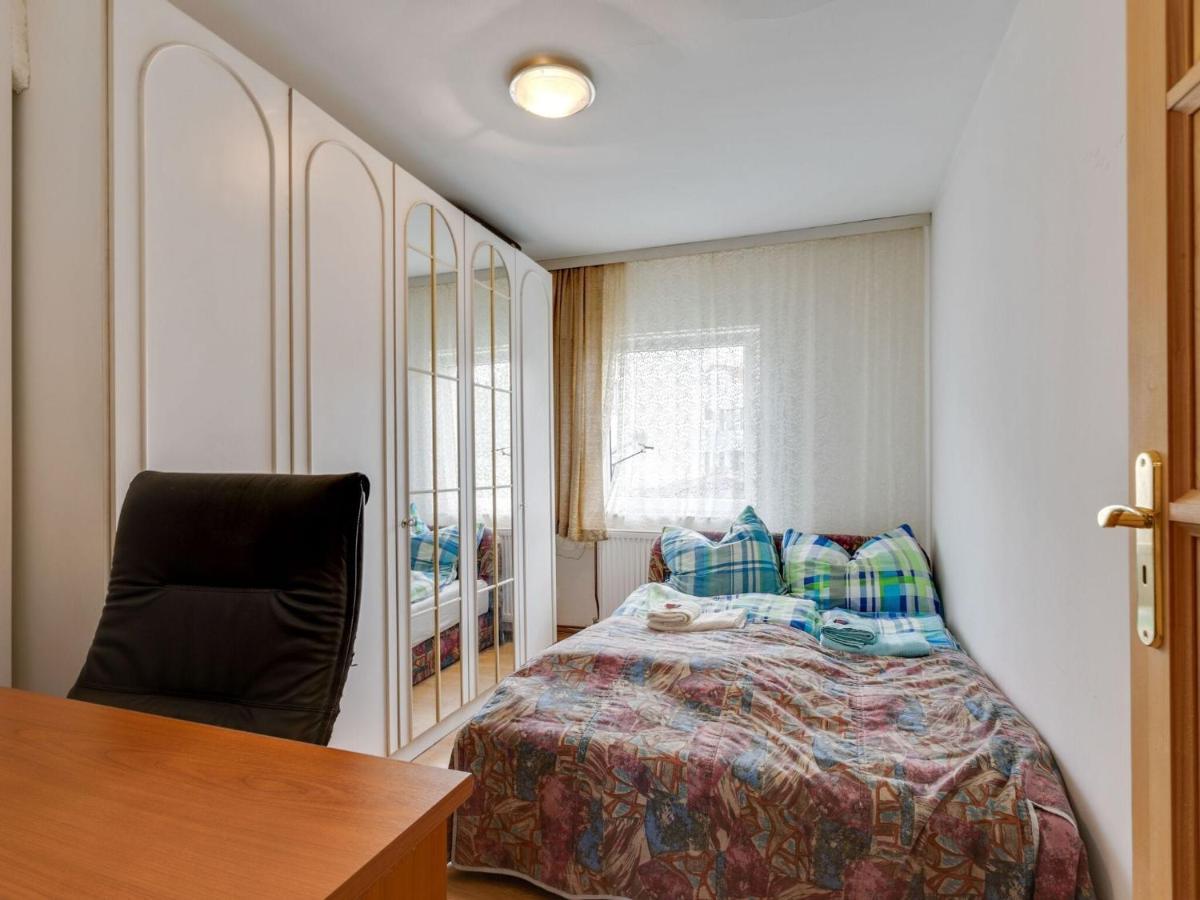 Lively Holiday Home In Wien With Private Garden Exterior foto